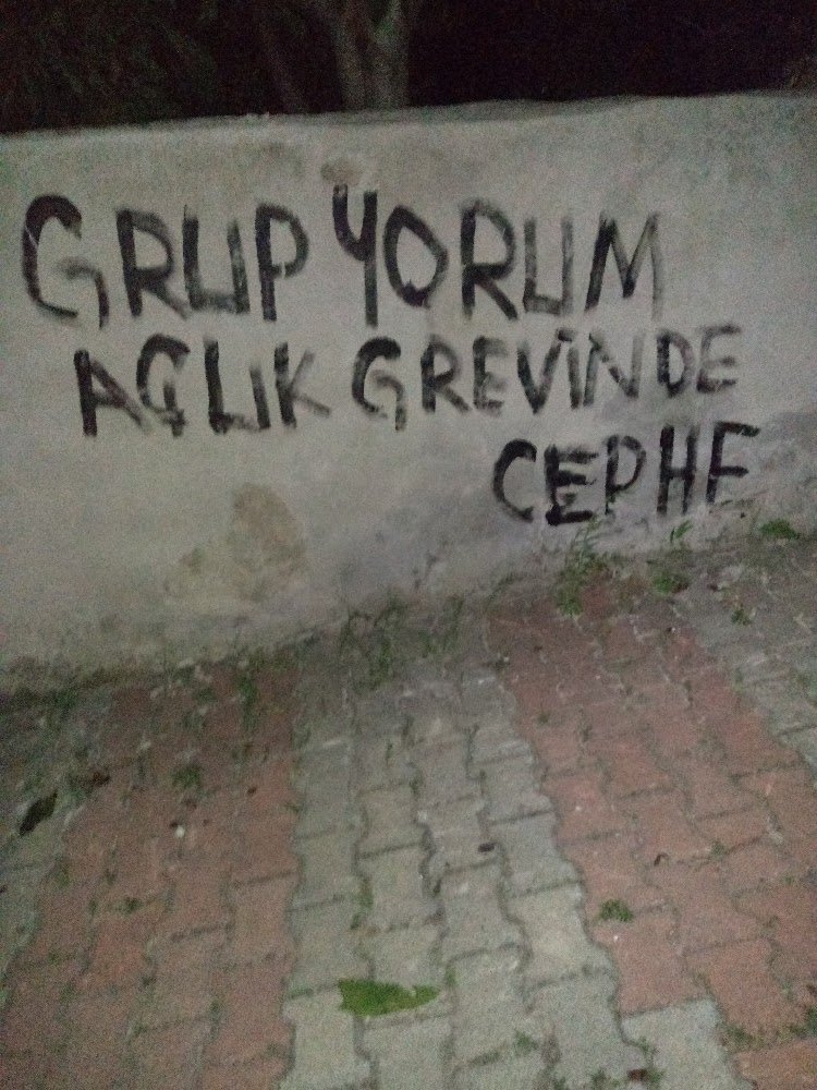 Gülsuyu Cephe Milisleri Grup Yorum’a Destek Duvar Yazılaması Yaptılar - Image 1