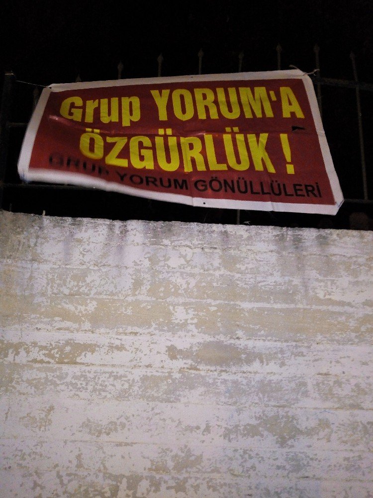 Hatay Halk Cephesi Grup Yorum İçin Pankart Astı - Image 1