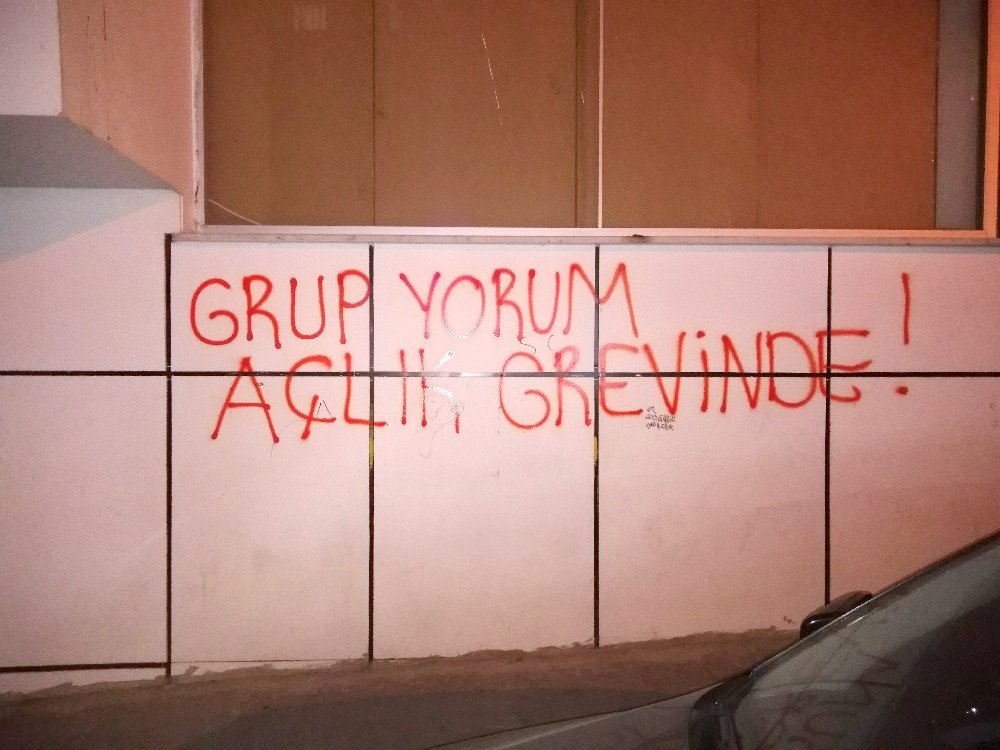 İkitelli’de Mustafa Koçak ve Grup Yorum İçin Yazılama Yapıldı - Image 1