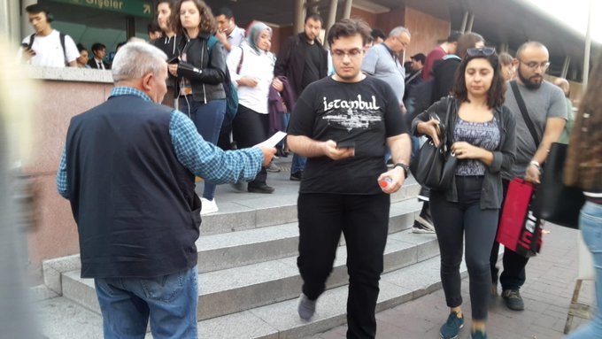 İzmir TAYAD’lı Aileler Bildiri Dağıtımı Yaptılar - Image 1