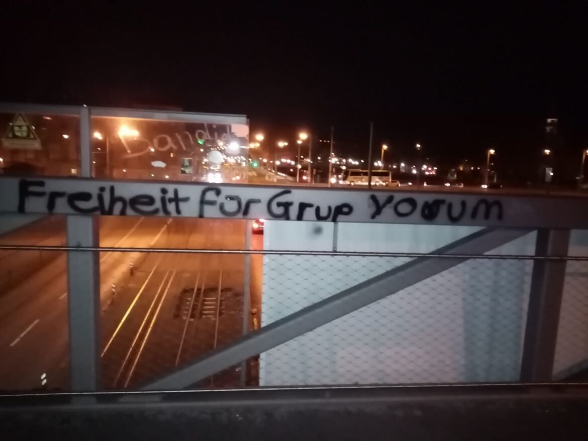 Stuttgart’ta Grup Yorum Ve Mustafa Koçak İçin Yazılama - Image 1