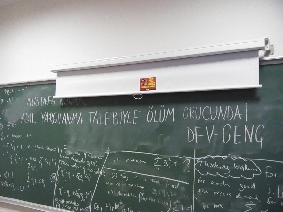 Dev-Gençlilerden Boğaziçi Üniversitesi’nde Mustafa Koçak İçin Yazılama - Image 1