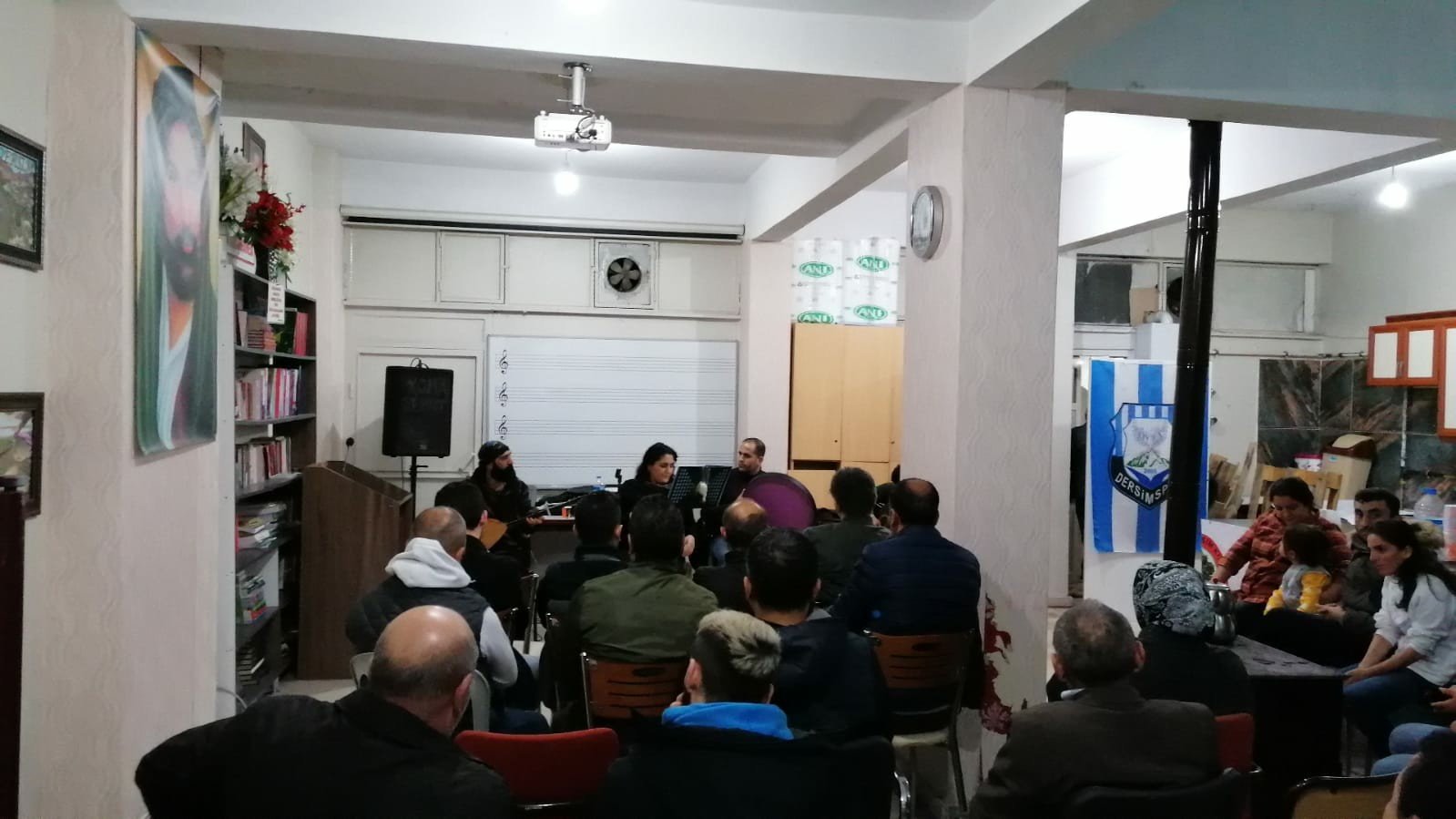 İkitelli’de Grup Yorum’a Destek Amaçlı Türküler Söylendi - Image 2 İkitelli’de Grup Yorum’a Destek Amaçlı Türküler Söylendi - Image 2