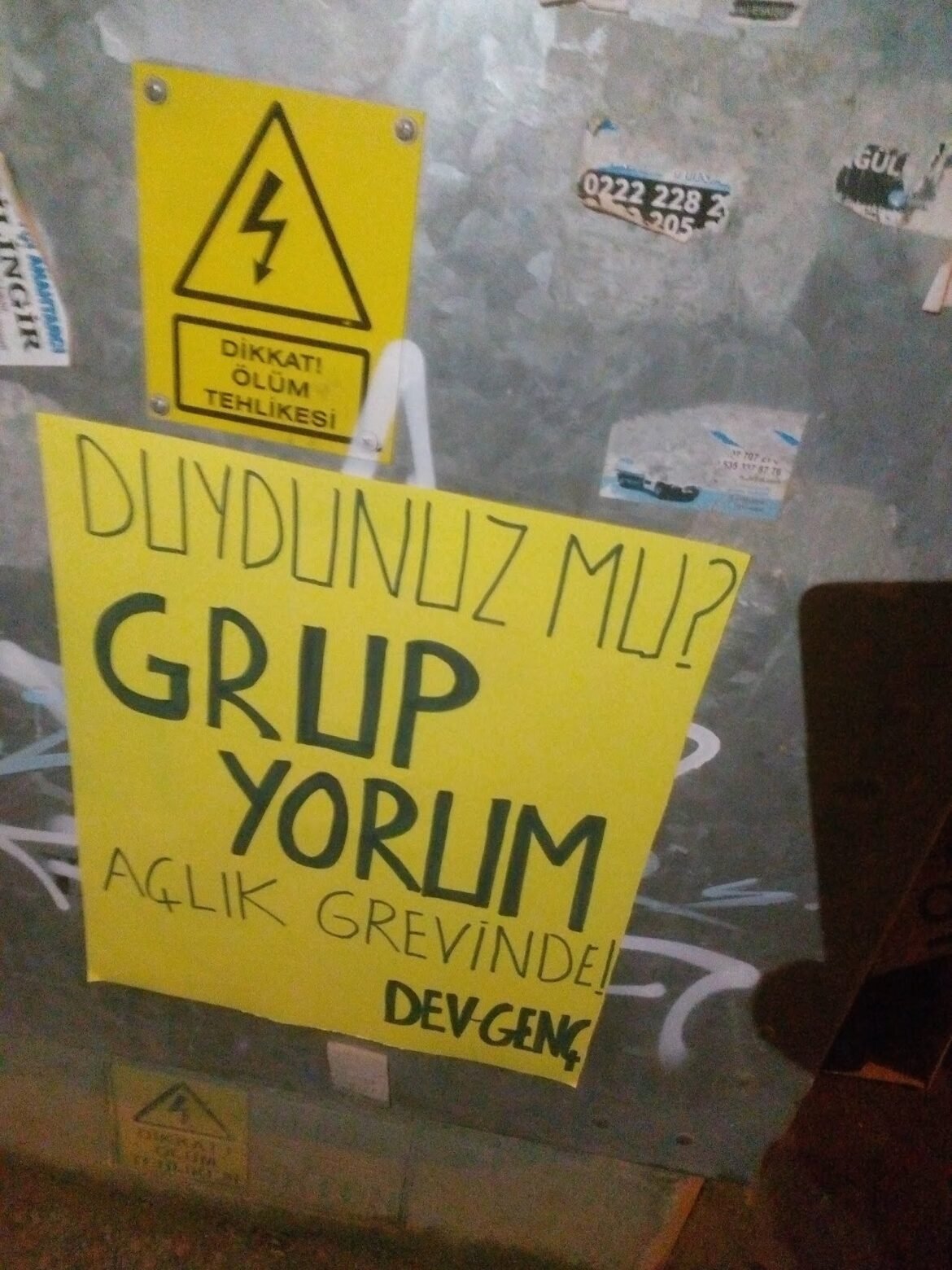 Eskişehir Dev-Gençliler Grup Yorum’un Açlık Grevlerini Duvar Gazeteleriyle Duyurdu - Image 1