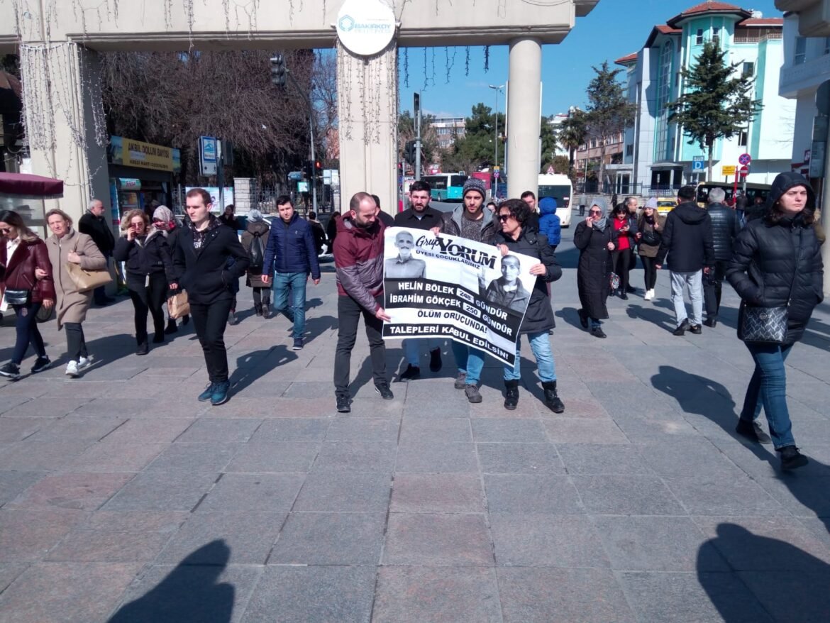 Ölüm Orucu Direnişçilerinin Aileleri Evlatlarının Sesine Ses Oluyorlar - Image 1