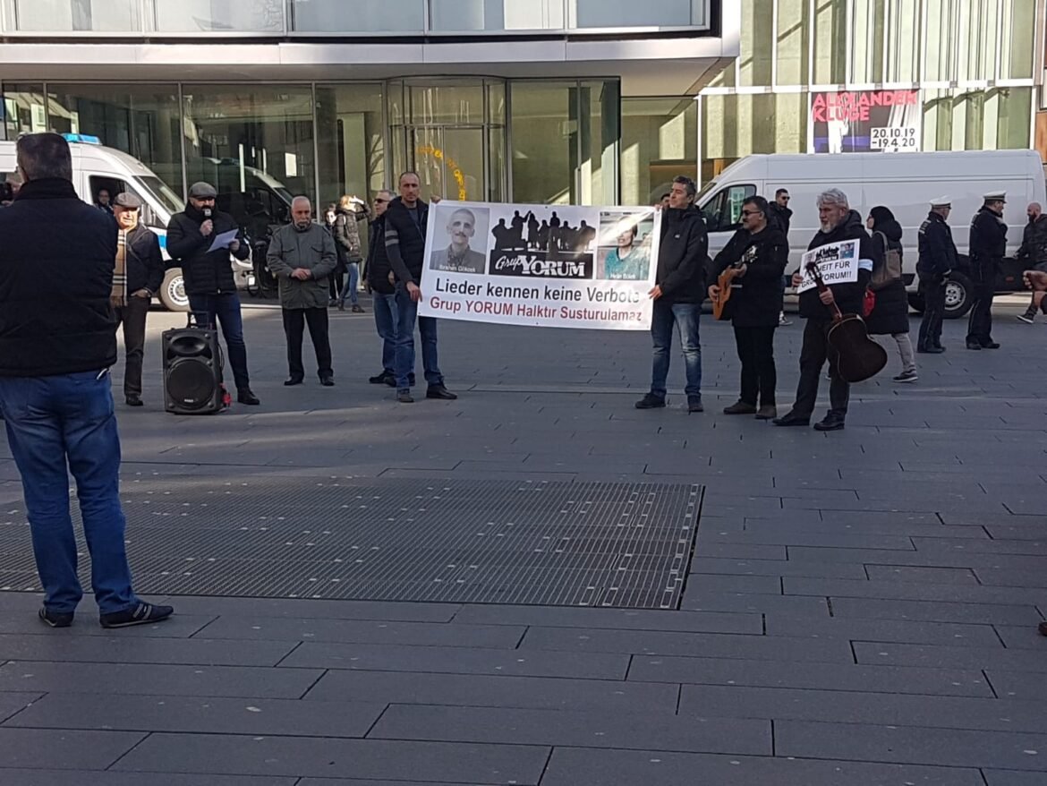 Ulm ’de Grup Yorum ’un Ölüm Orucuna Destek Eylemi - Image 1