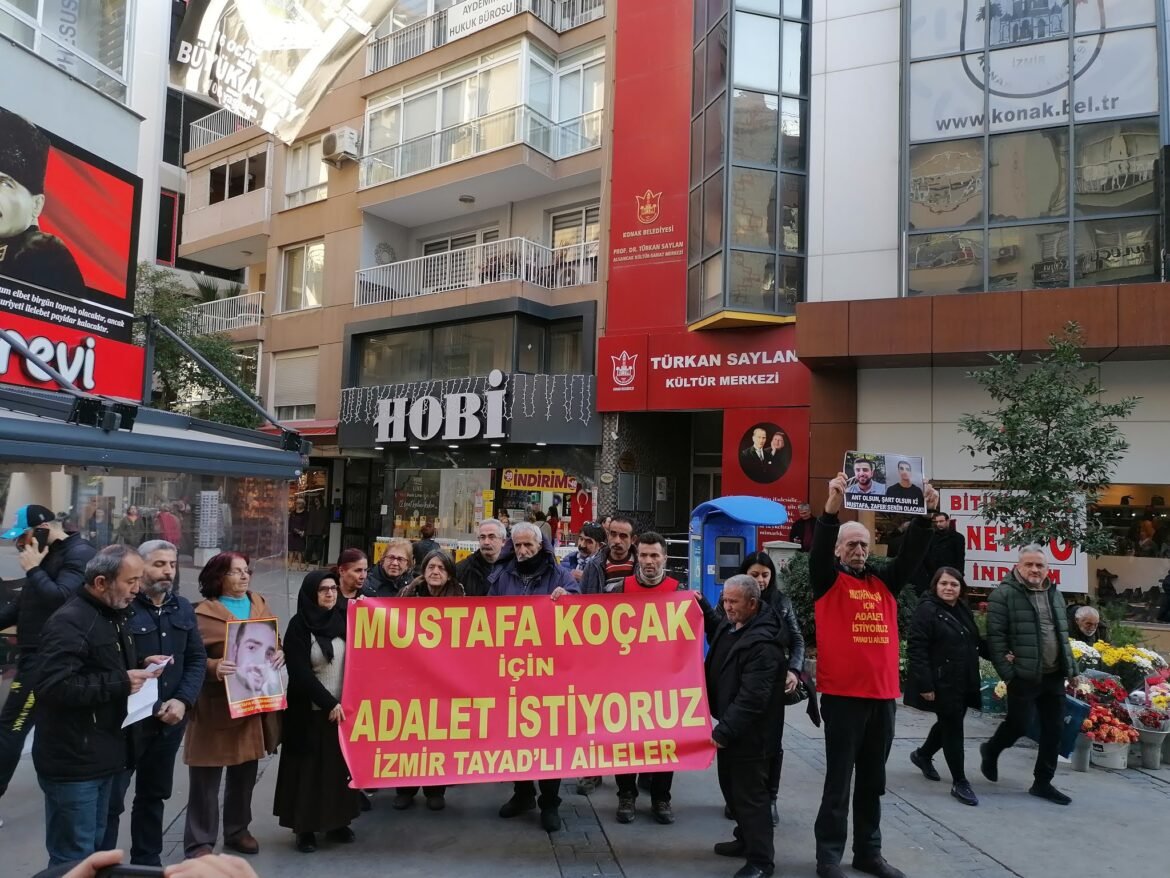 İzmir TAYAD’lı Ailelerden Basın Açıklaması - Image 1