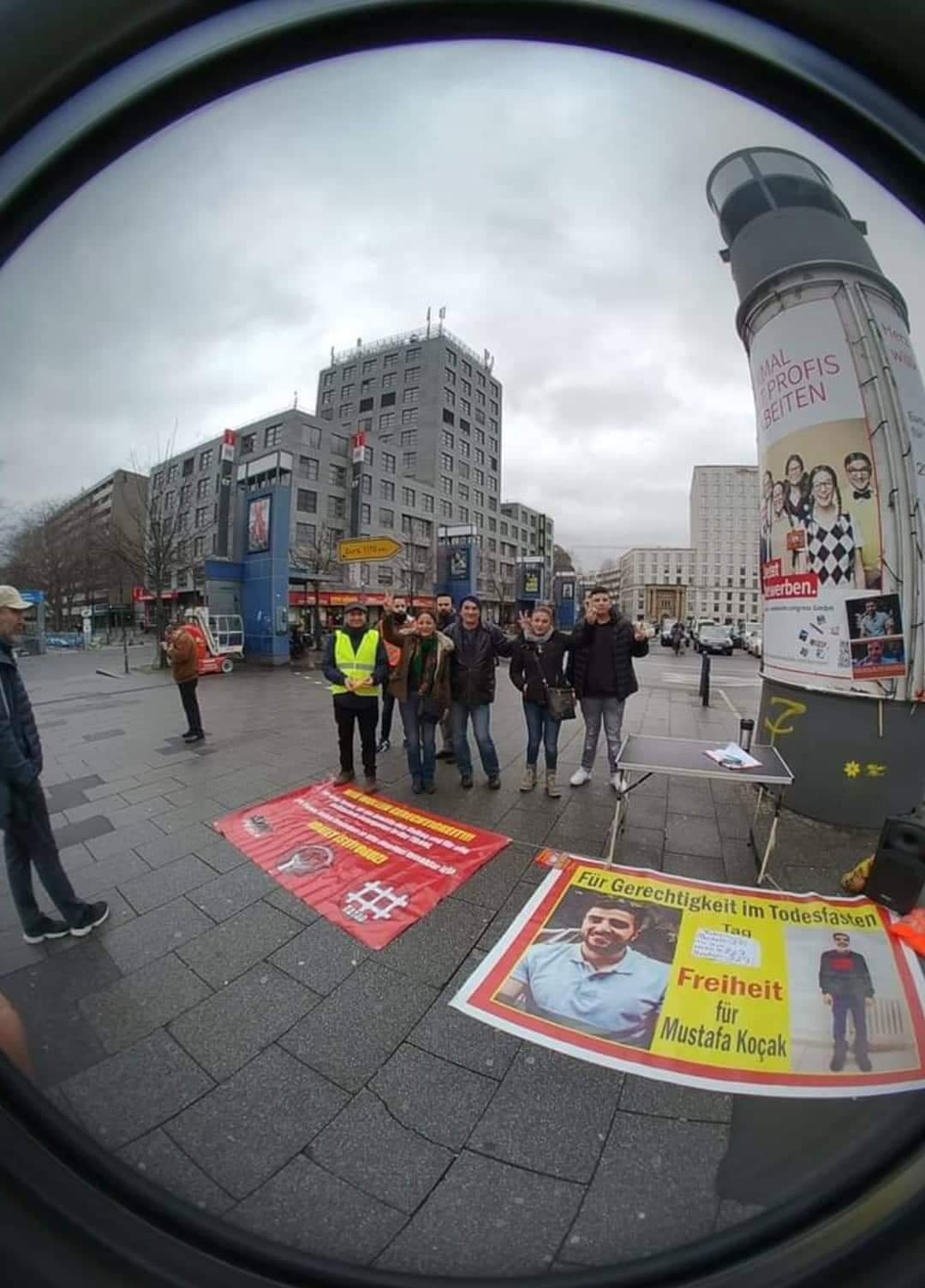 Mannheim`da Grup Yorum Ve Mustafa Koçak İçin Eylemler Devam Ediyor - Image 2 Mannheim`da Grup Yorum Ve Mustafa Koçak İçin Eylemler Devam Ediyor - Image 2