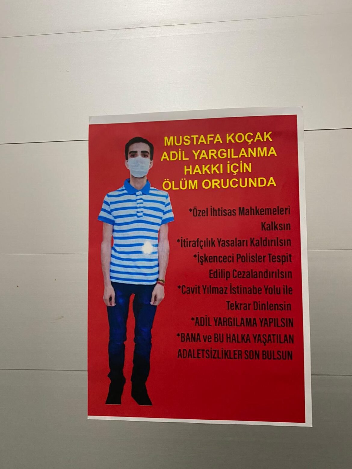 Dev-Gençliler Mersin Üniversitesinde Mustafa Koçak İçin Pullama Yaptı - Image 1