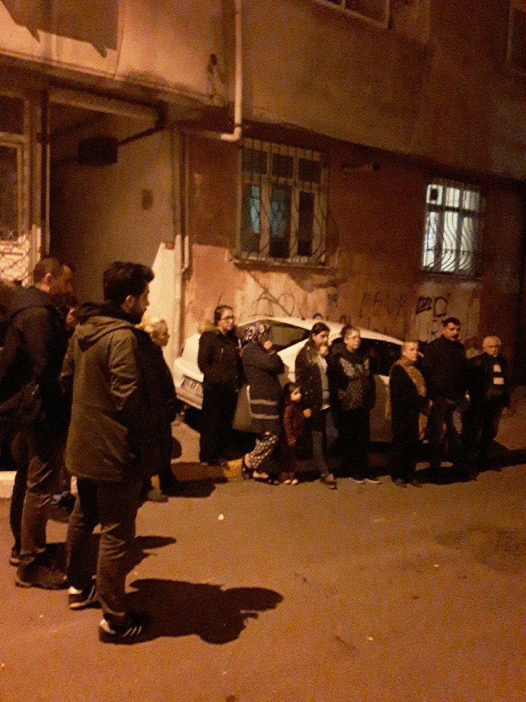 Okmeydanı’nda Halk Cepheliler Uyuşturucuyla Savaşla İlgili Sokak Toplantısı Yaptı - Image 1