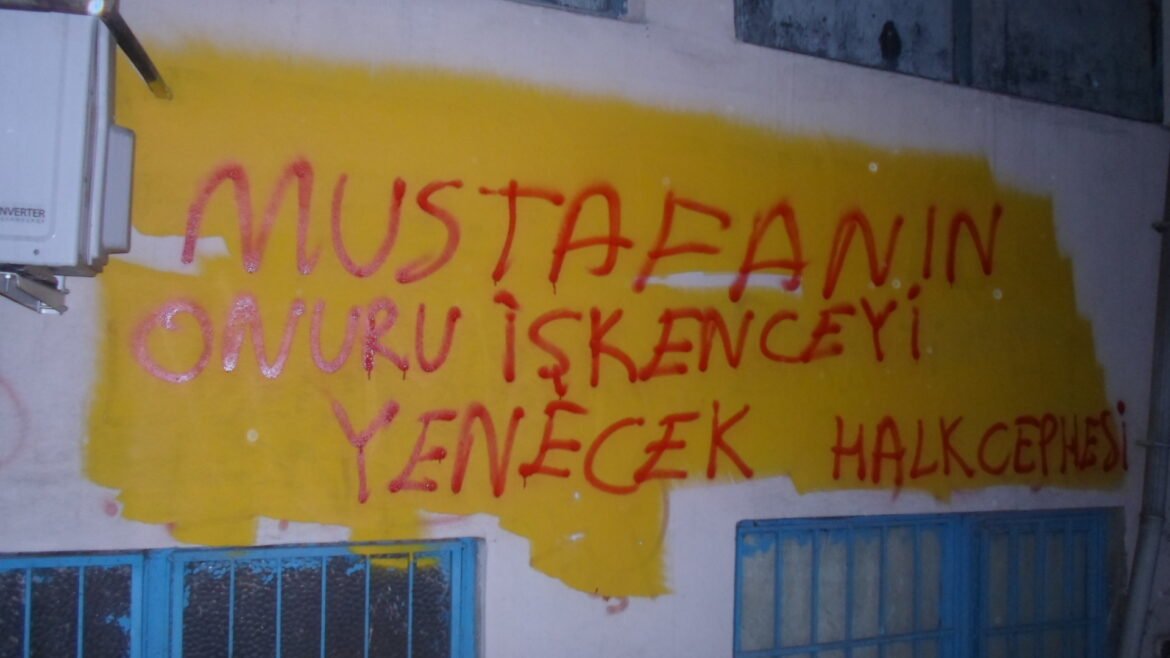 Gazi Mahallesinde Mustafa Koçak İçin Yazılama - Image 1