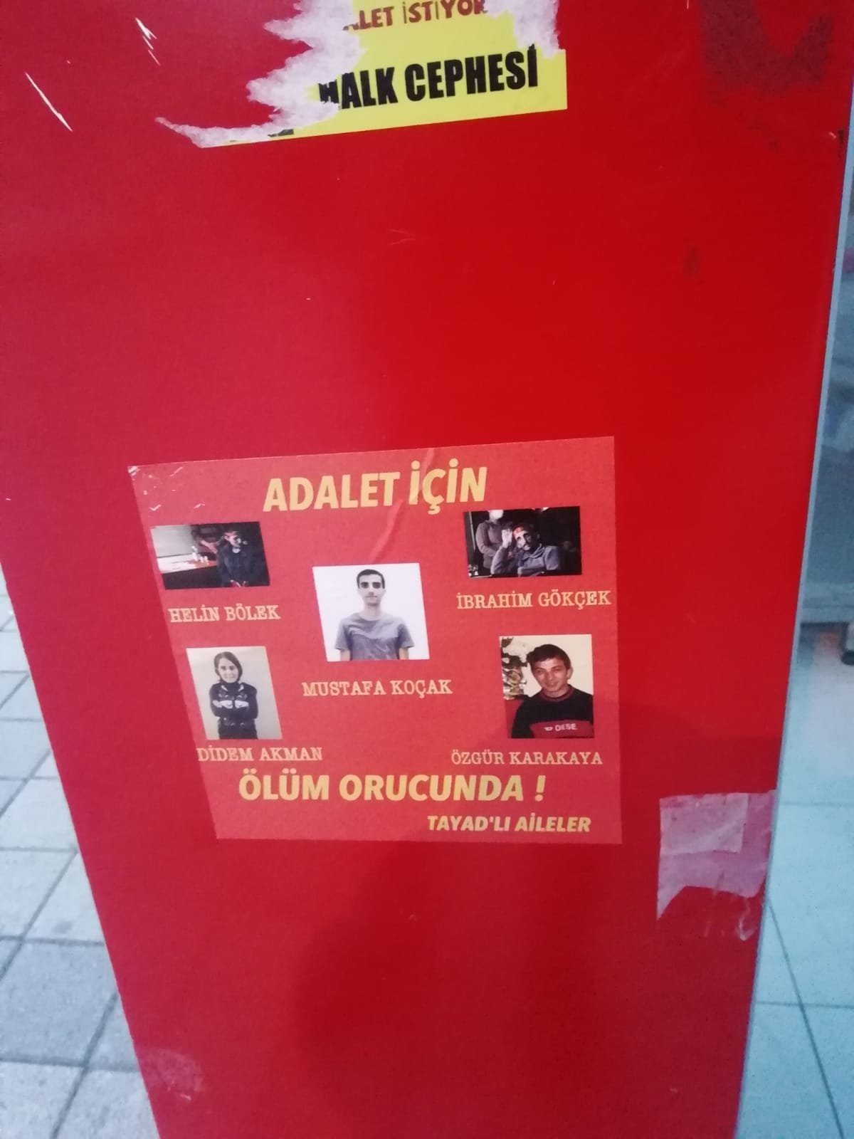 İstanbul Bir Mayıs Mahallesinde Ölüm Oruçları İle İlgili Pullama Çalışması - Image 2 İstanbul Bir Mayıs Mahallesinde Ölüm Oruçları İle İlgili Pullama Çalışması - Image 2