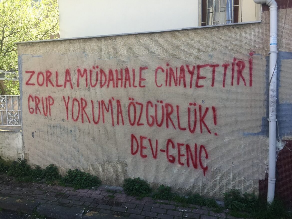 Dev-Gençliler Fatih’te Zorla Müdahale Saldırısına Karşı Yazılama Yaptı! - Image 1