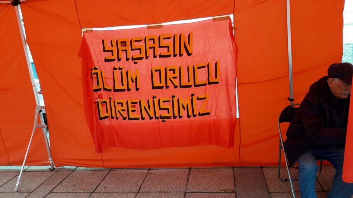 İnnsbruck Direniş Çadırı 1.Gün - Image 1