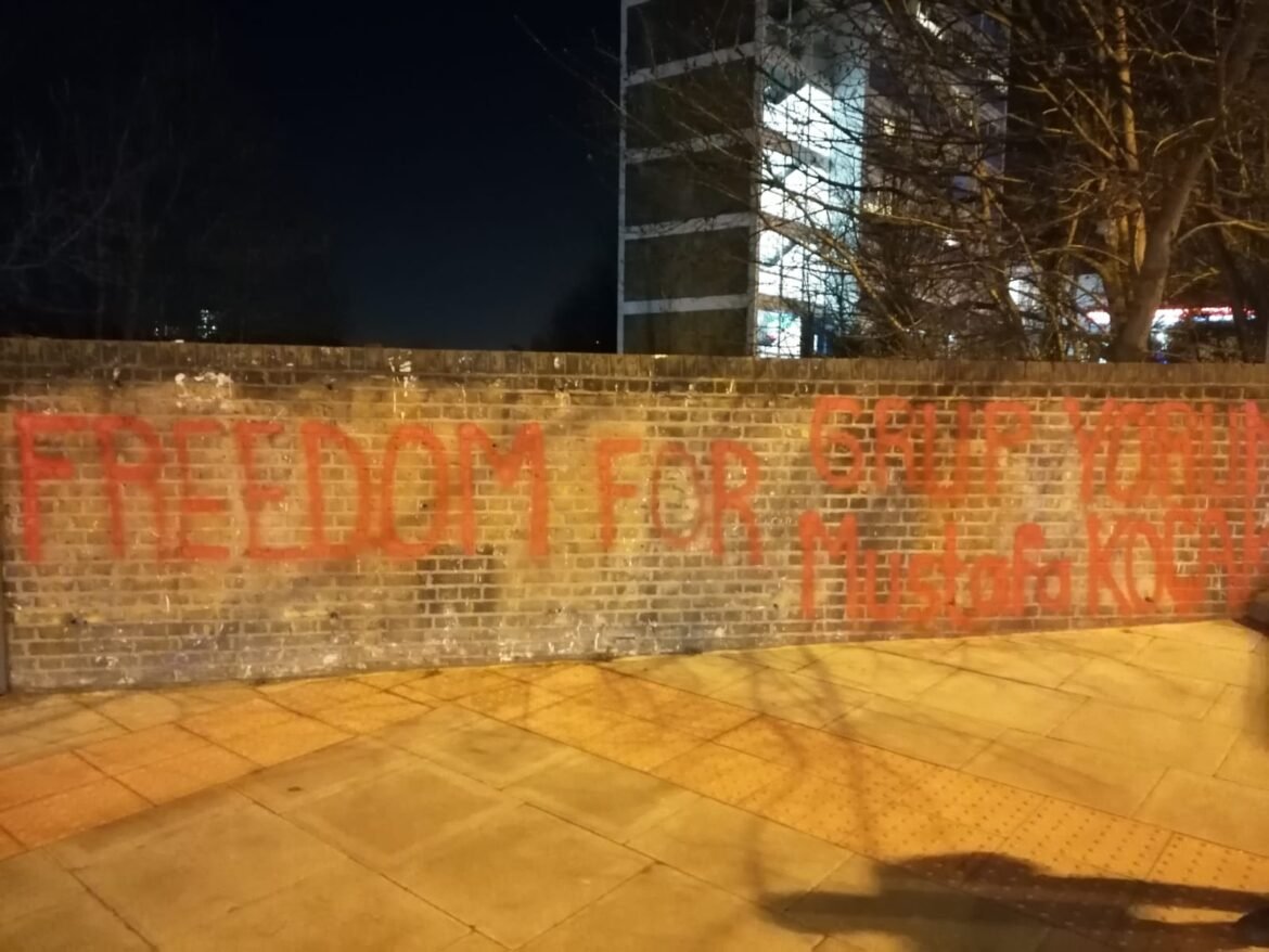 Londra’da Ölüm Orucu Direnişçileriyle İlgili Yazılama - Image 1