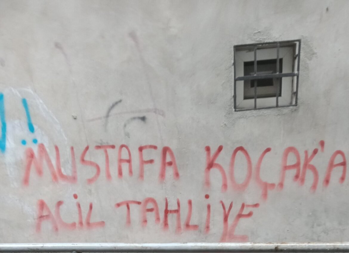 İstanbul Okmeydanı’nda Ölüm Orucu Direnişçiler İçin Yazılama - Image 1