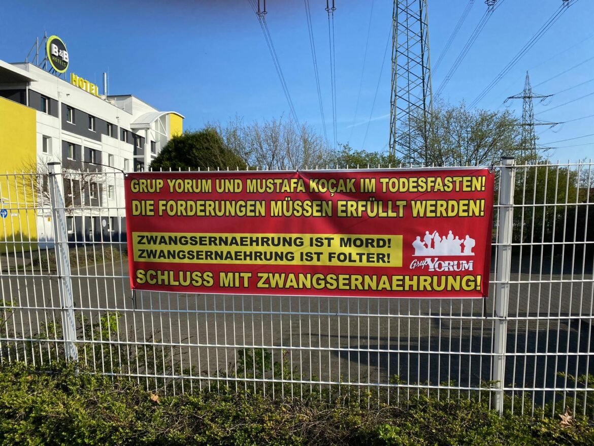 Almanya Köln’de Çevre Yoluna Pankart Asıldı - Image 1