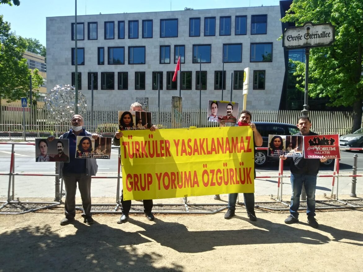 Berlin Halk Meclisi Girişimi Ölüm Orucu Direnişçileri İçin Elçilik Önünde Eylem Yaptı - Image 1