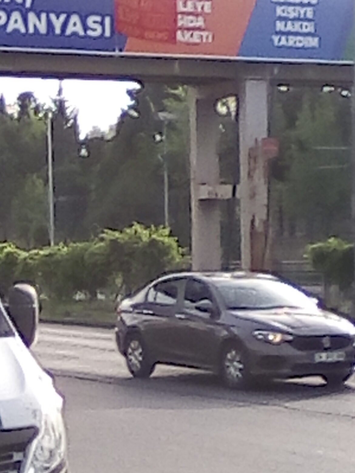 Dev-Gençliler Seyrantepe Yolu Üzerine Pankart Astı - Image 1
