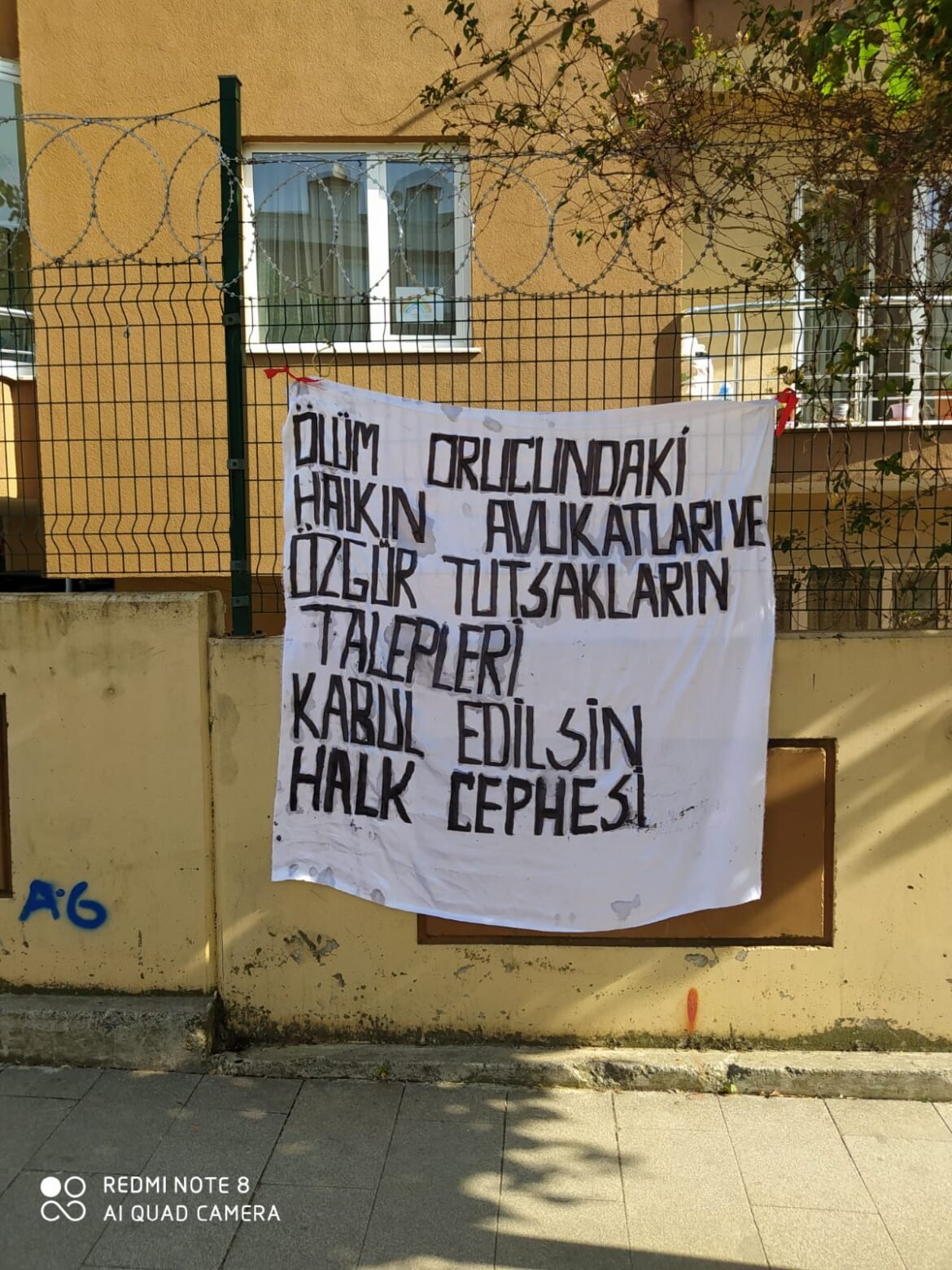Sarıgazi Halk Cephesi Ölüm Orucu Direnişleri İçin Pankart Astı - Image 1