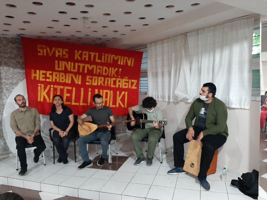 İkitelli’de Sivas Anması ve Grup Yorum Dinletisi yapıldı - Image 1