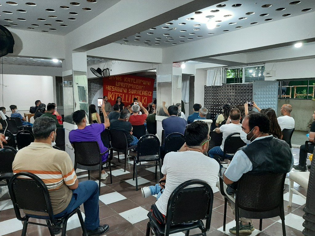 İkitelli’de Sivas Anması ve Grup Yorum Dinletisi yapıldı - Image 2 İkitelli’de Sivas Anması ve Grup Yorum Dinletisi yapıldı - Image 2