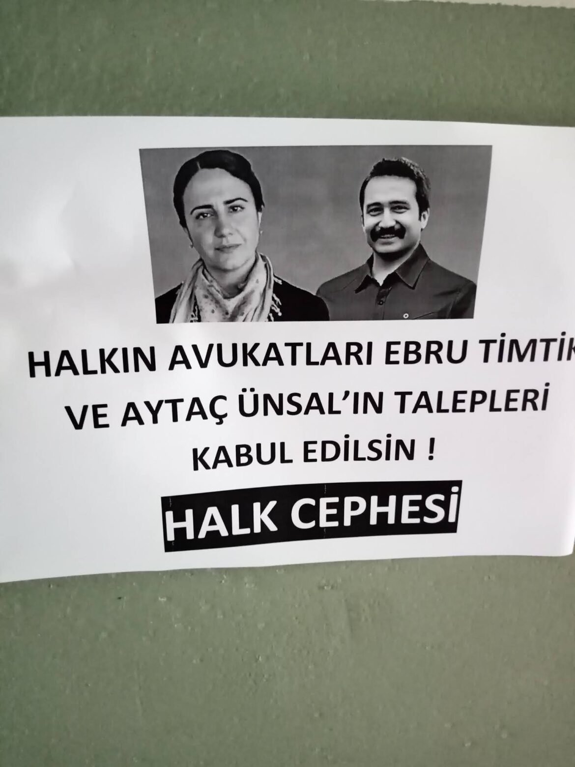 Armutlu Halk Cephesi Ölüm Orucunda Olan Halkın Avukatları İçin Duvar Gazetesi Astı - Image 1