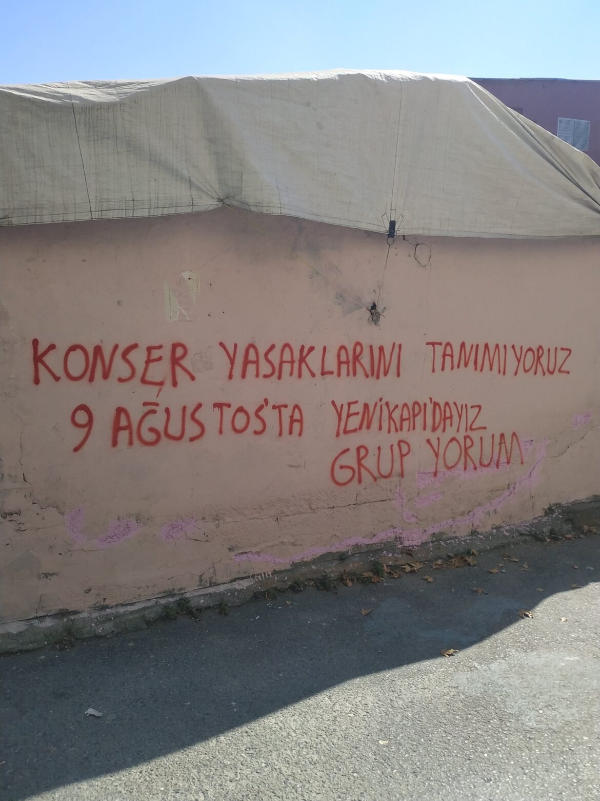 Okmeydanı’nda Grup Yorum Konserine Çağrı Yazılamaları - Image 1