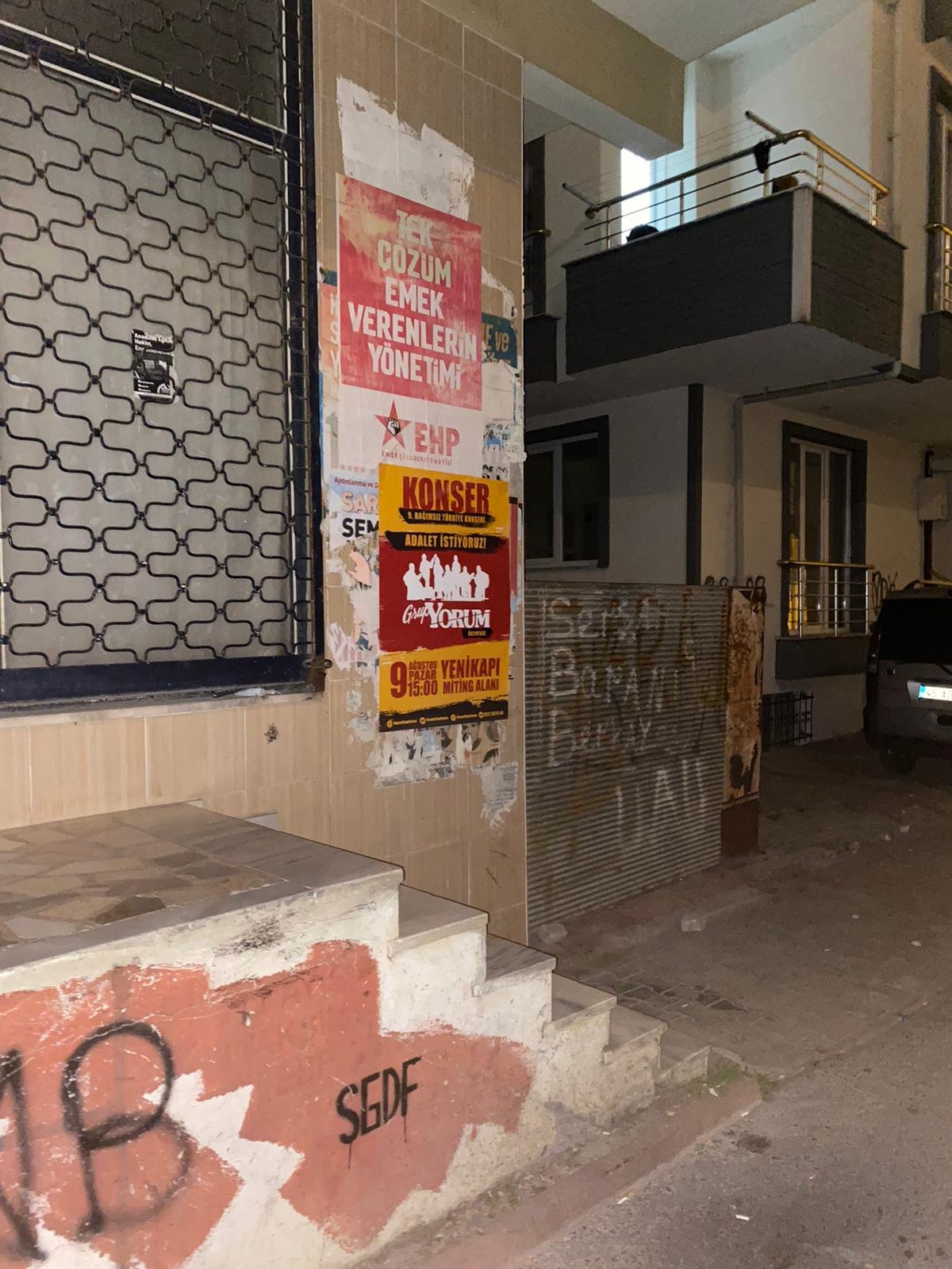 Sarıgazi Halk Cephesi Grup Yorum Yenikapı Konseri İçin Afiş Çalışması Yaptı - Image 6 Sarıgazi Halk Cephesi Grup Yorum Yenikapı Konseri İçin Afiş Çalışması Yaptı - Image 6