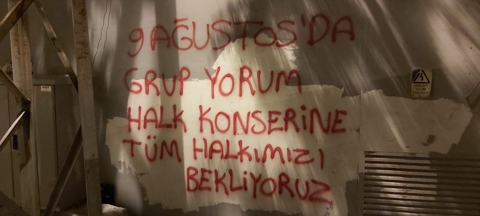 Sarıgazi Halk Cephesi Mustafa Koçak Ve Ölüm Orucu Direnişçileri İçin Yazılama Yaptı - Image 3 Sarıgazi Halk Cephesi Mustafa Koçak Ve Ölüm Orucu Direnişçileri İçin Yazılama Yaptı - Image 3