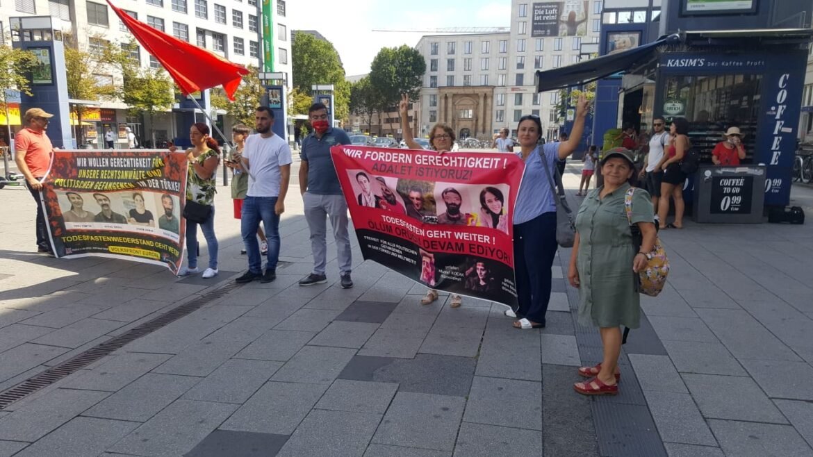 Almanya/ Mannheim Hauptbahnhof Önündeki Adalet Nöbeti Devam Ediyor - Image 1
