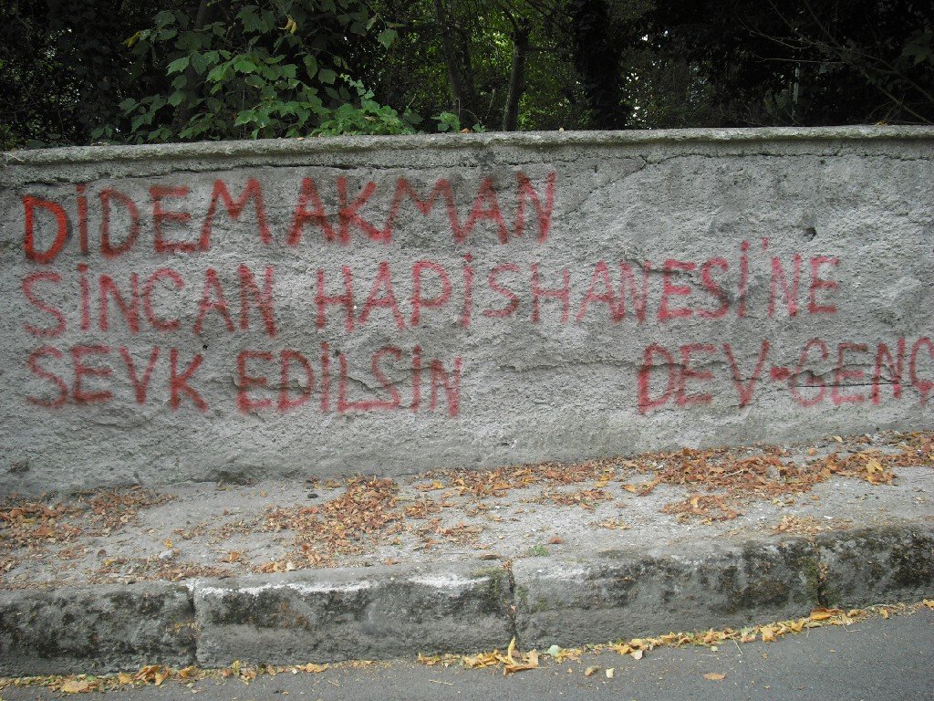 Dev-Gençliler Didem Akman’ın Sevk Talebi İçin Yazılamalar Yaptı - Image 1