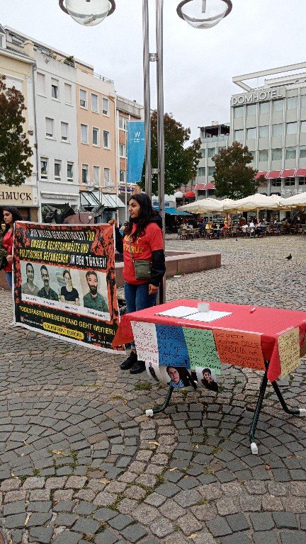 Avrupa Grup Yorum Gönüllüleri Uzun Yürüyüşlerine Devam Ediyorlar - Image 1