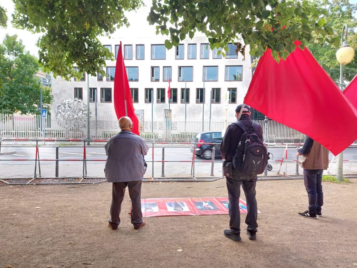 Berlin Türkiye Büyükelçiliğinin Önünde Eylem - Image 1