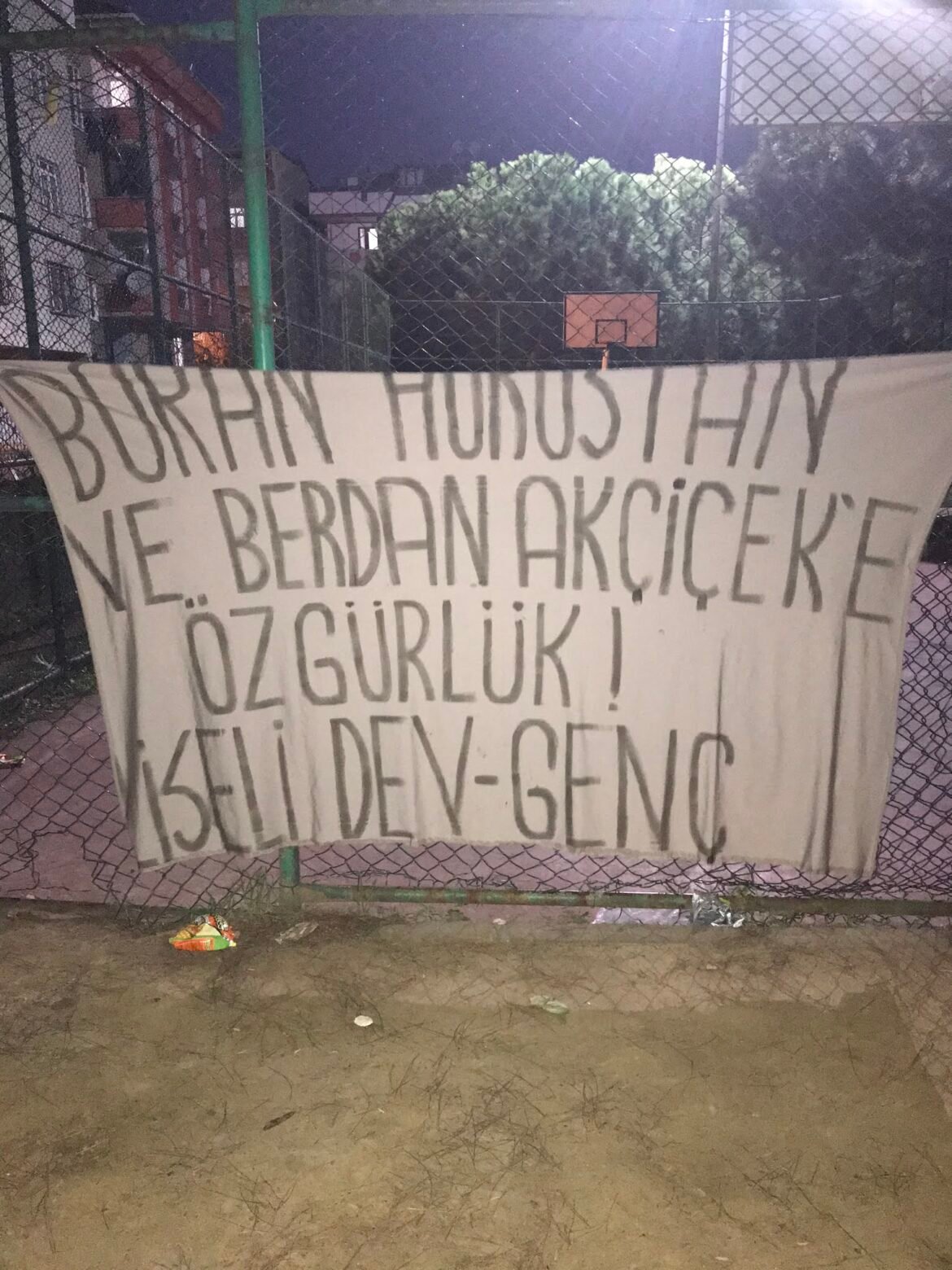 Gazi Mahallesinde Liseli Dev-Gençlilerden Boran Hurustan’a Özgürlük - Image 1