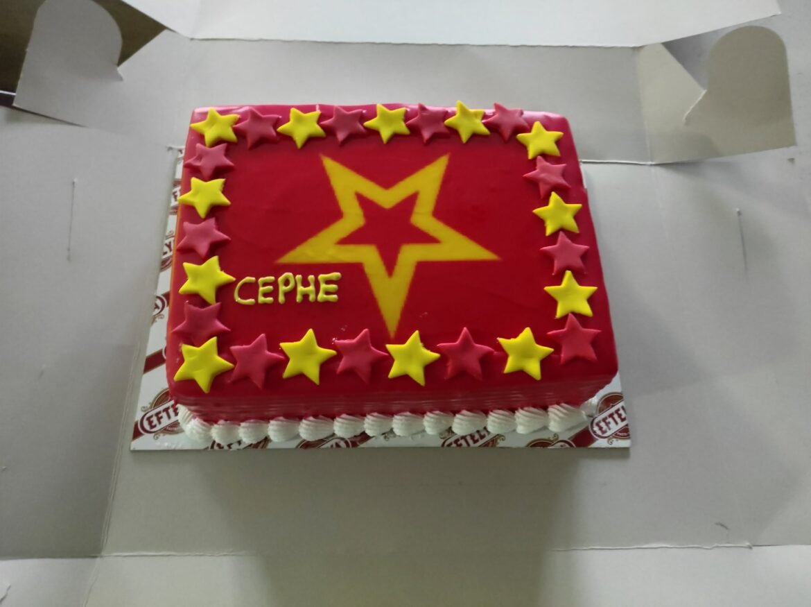 Gazi Halk Cephesi: Yeni Yılın Gelişini Pasta Keserek Kutladı - Image 1