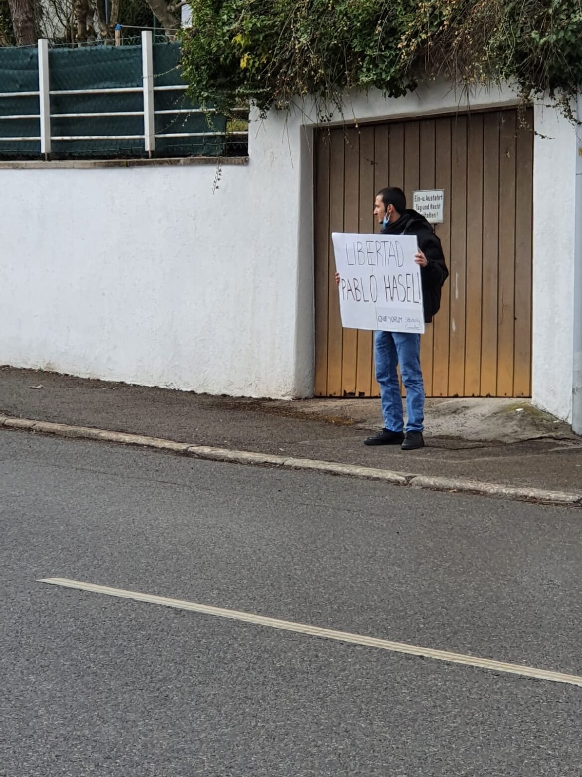 Almanya Grup Yorum Dayanışma Komitesi Pablo Hasel İçin İspanyol Konsolosluğu Önüne Gitti - Image 1