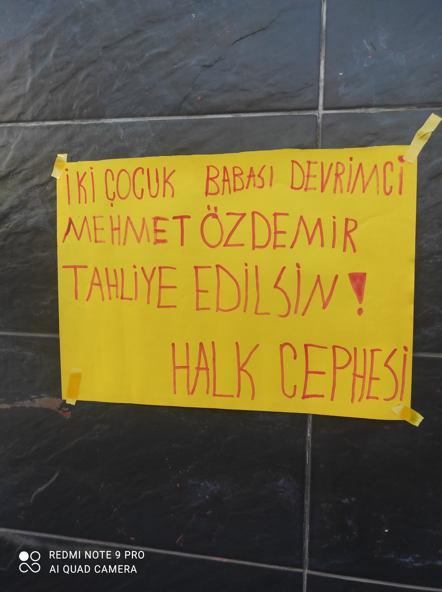 Gazi Halk Cepheliler Ali Osman Köse ve Mehmet Özdemir İçin Duvar Gazetesi Çalışması Yaptı - Image 2 Gazi Halk Cepheliler Ali Osman Köse ve Mehmet Özdemir İçin Duvar Gazetesi Çalışması Yaptı - Image 2