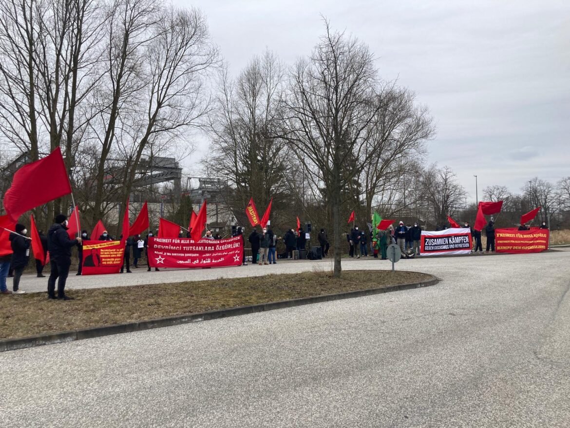 Hamburg’da Halk Cepheliler Dünya Siyasi Tutsaklarla Dayanışma Etkinliğine Katıldı - Image 1