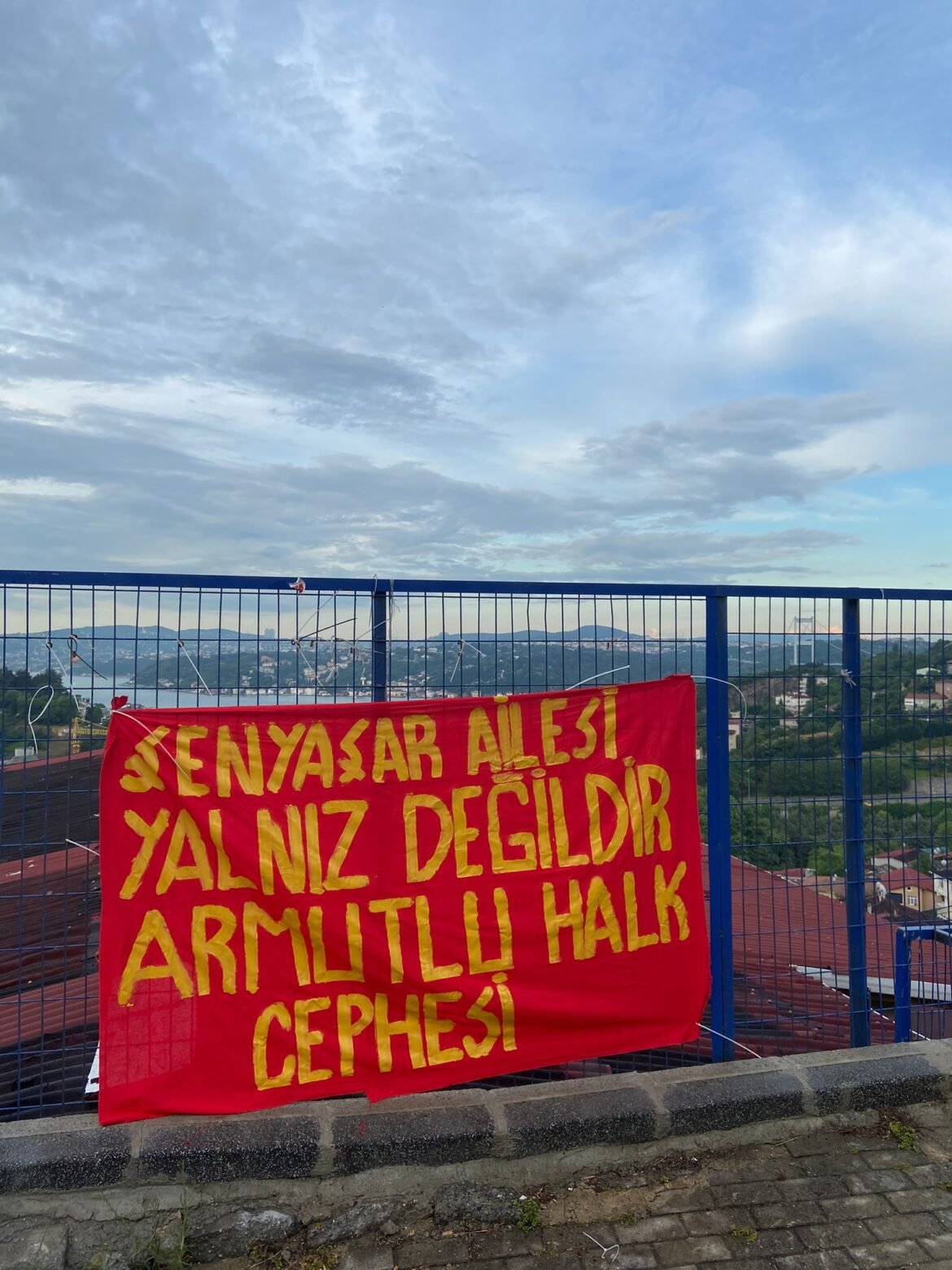 Armutlu Halk Cephesi Pankart Asıldı - Image 1