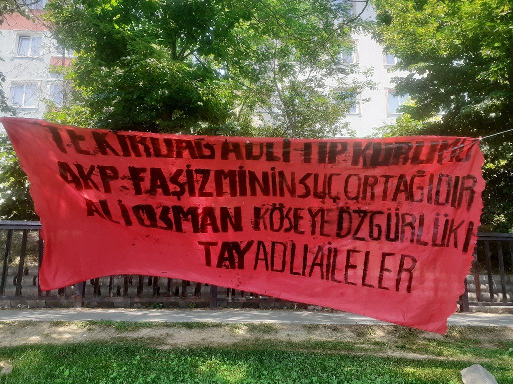 TAYAD’lı Aileler Güzeltepe Mahallesine Pankart Astı - Image 1