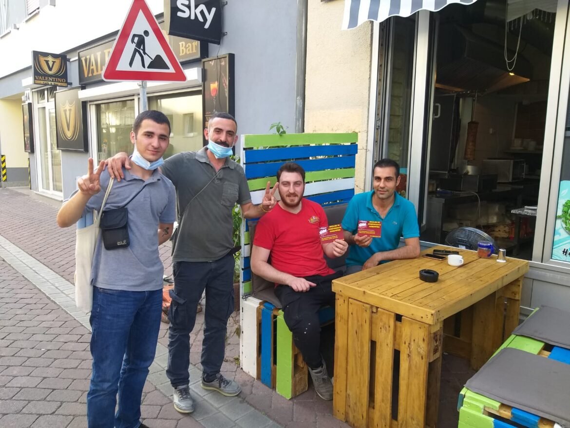 Almanya Dev-Gençliler ve HFG Emekçileri Dayanışma Kartı Dağıtımı - Image 1