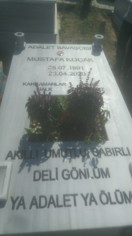 Devrimci İşçi Hareketi Kıraç ve Büyükçekmece’deki Şehit Mezarlarını Ziyaret Etti - Image 1