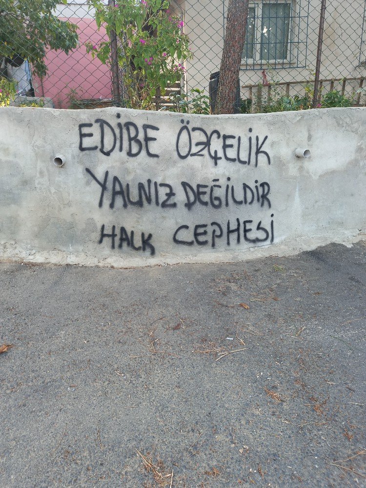 Armutlu Halk Cephesi Duvar Yazılaması Yaptı - Image 2 Armutlu Halk Cephesi Duvar Yazılaması Yaptı - Image 2