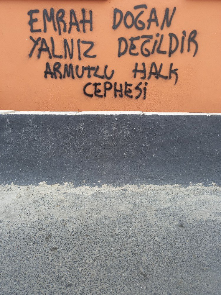 Armutlu Halk Cephesi Duvar Yazılaması Yaptı - Image 3 Armutlu Halk Cephesi Duvar Yazılaması Yaptı - Image 3