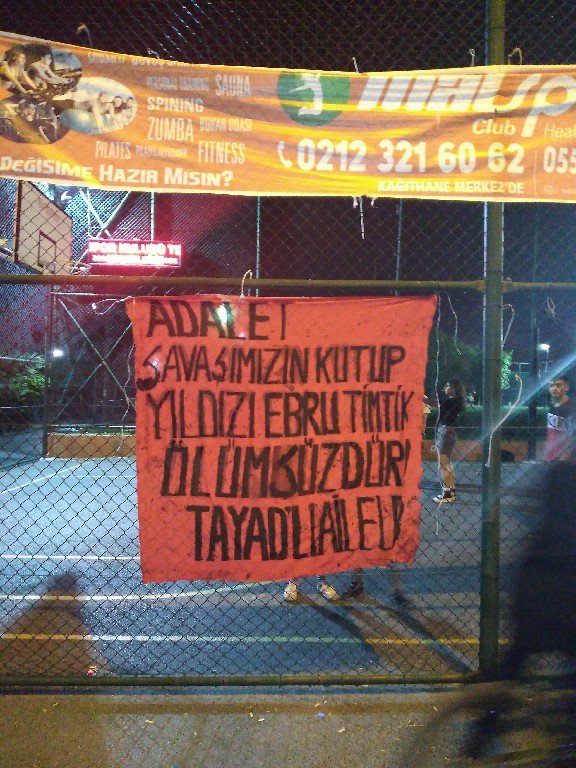 TAYAD’LI Aileler Ebru Timtik İçin Pankart Astı - Image 1