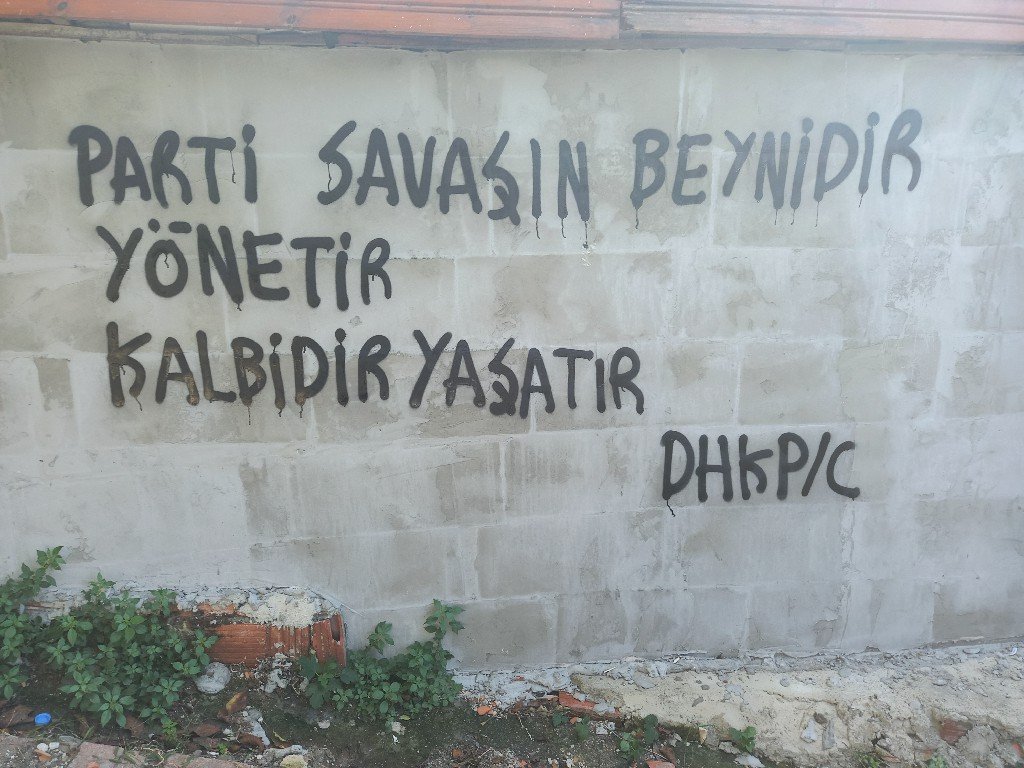 Cephe Milsileri Armutlu’da Yazılama Yaptı - Image 1