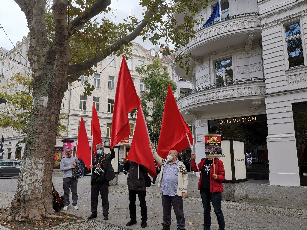 Berlin Halk Meclisi Yunanistan Elçiliği Önünde 11 Türkiyeli Devrimci İçin Eylem Yaptı - Image 2 Berlin Halk Meclisi Yunanistan Elçiliği Önünde 11 Türkiyeli Devrimci İçin Eylem Yaptı - Image 2
