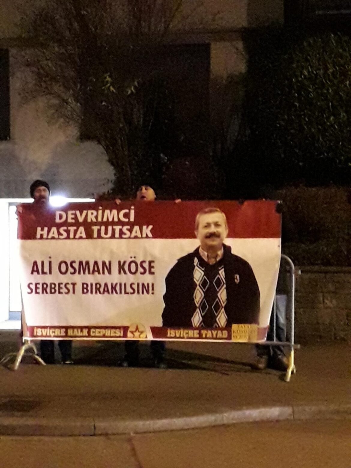 Zürih Türkiye Konsolosluğu Önünde Ali Osman Köse İçin Eylem Yapıldı - Image 1