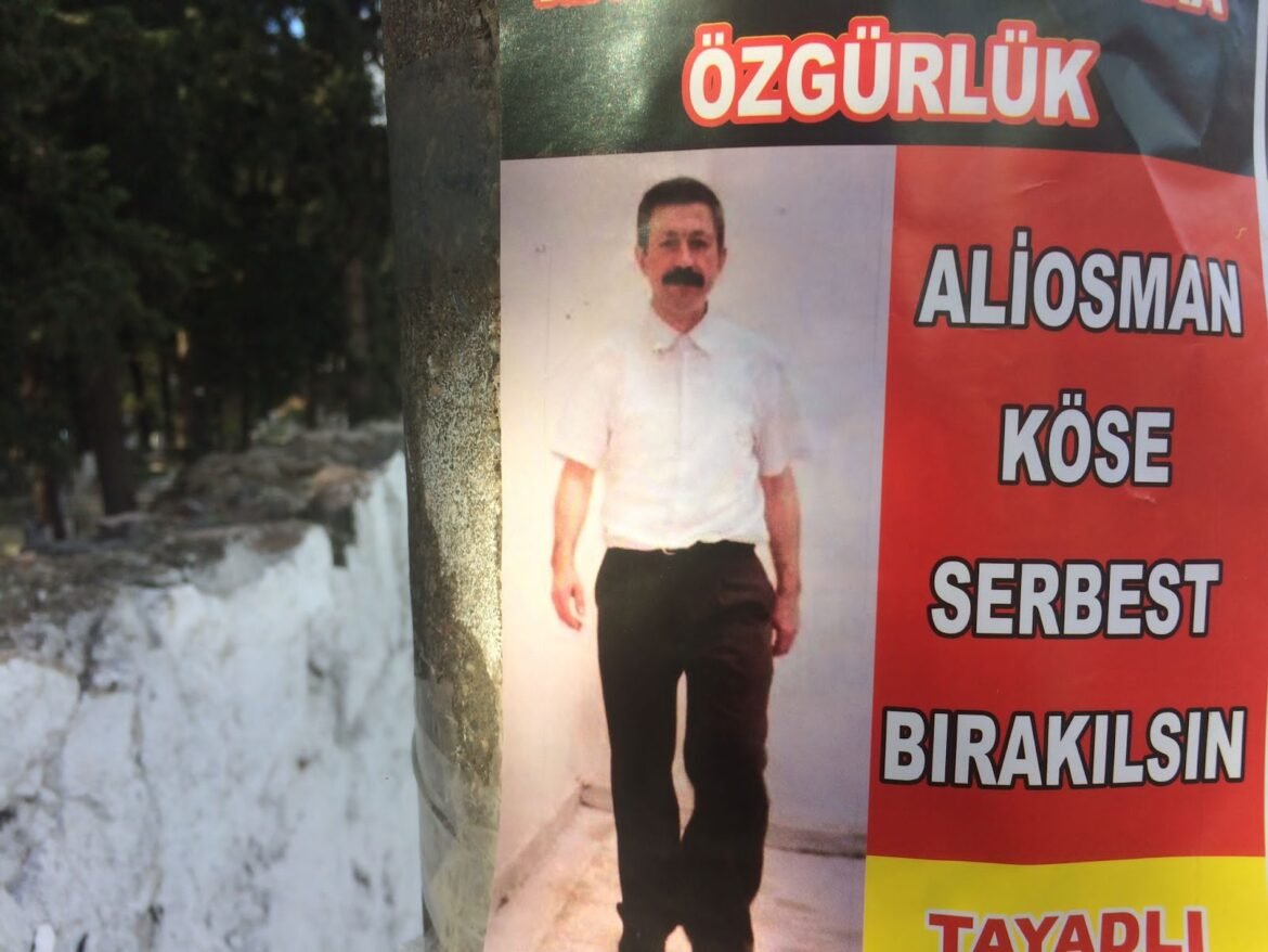 TAYAD’lı Aileler İzmir’de “Ali Osman Köse Serbest Bırakılsın” Pullama Çalışması Yaptı - Image 1
